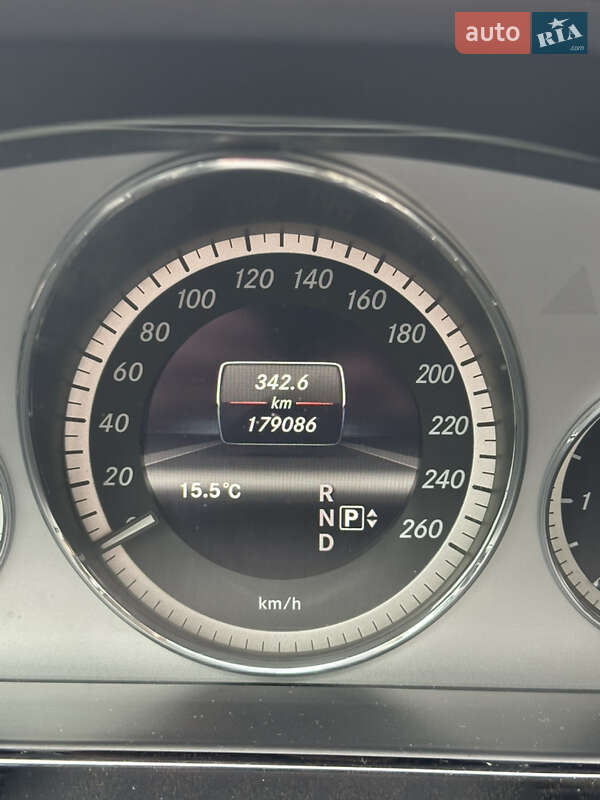 Седан Mercedes-Benz E-Class 2012 в Хусті