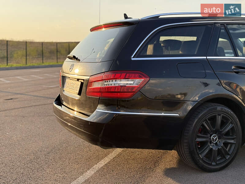 Универсал Mercedes-Benz E-Class 2011 в Ровно