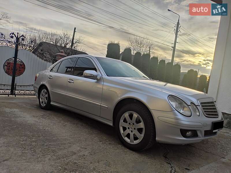 Седан Mercedes-Benz E-Class 2007 в Черновцах