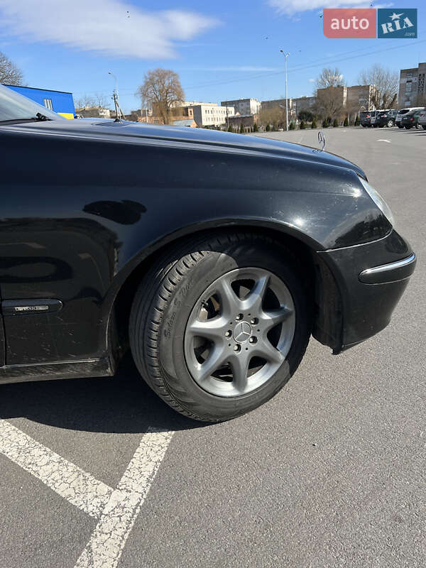 Седан Mercedes-Benz E-Class 2002 в Хмельнике фото 12 Седан Mercedes-Benz E-Class 2002 в Хмельнике