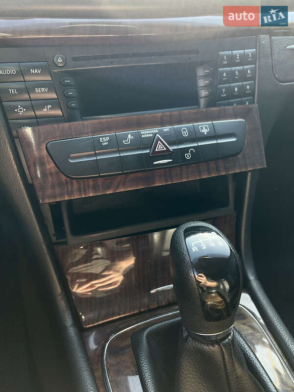 Седан Mercedes-Benz E-Class 2002 в Хмельнике фото 36 Седан Mercedes-Benz E-Class 2002 в Хмельнике