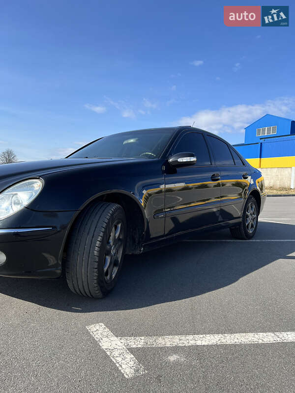 Седан Mercedes-Benz E-Class 2002 в Хмельнике фото 38 Седан Mercedes-Benz E-Class 2002 в Хмельнике