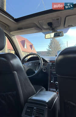 Седан Mercedes-Benz E-Class 2001 в 