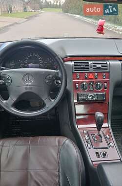 Седан Mercedes-Benz E-Class 2000 в 
