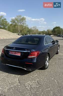 Седан Mercedes-Benz E-Class 2017 в 