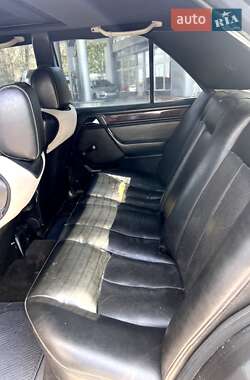 Седан Mercedes-Benz E-Class 1994 в 