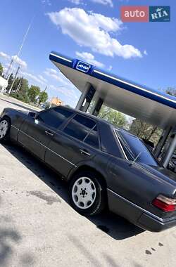 Седан Mercedes-Benz E-Class 1994 в 