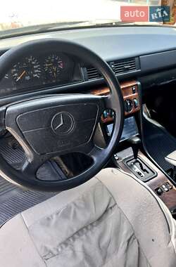 Седан Mercedes-Benz E-Class 1994 в 