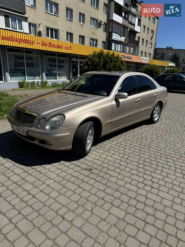 Седан Mercedes-Benz E-Class 2003 в Ужгороді
