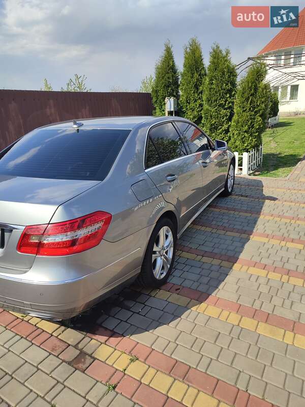 Седан Mercedes-Benz E-Class 2011 в Борисполе