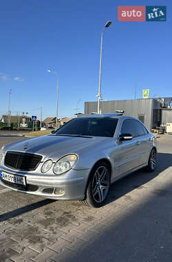 Седан Mercedes-Benz E-Class 2004 в 