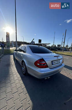Седан Mercedes-Benz E-Class 2004 в 