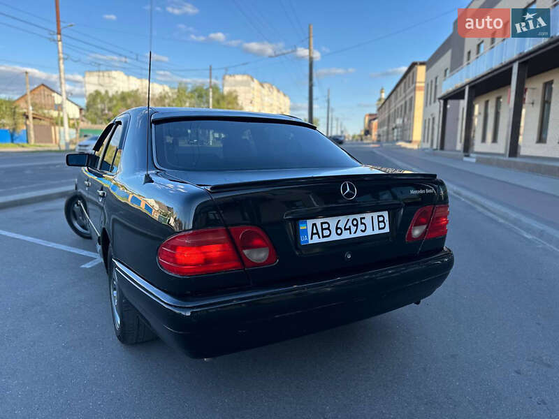 Седан Mercedes-Benz E-Class 1996 в Белой Церкви