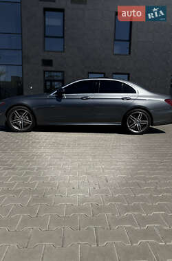 Седан Mercedes-Benz E-Class 2017 в 