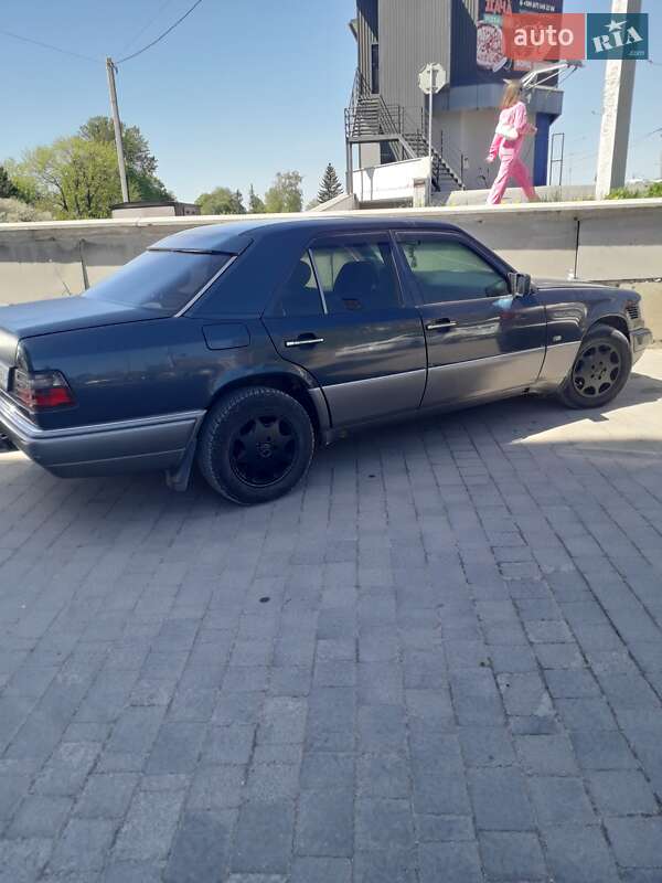 Mercedes-Benz E-Class 1994