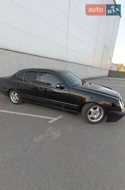 Седан Mercedes-Benz E-Class 2001 в 