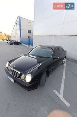 Седан Mercedes-Benz E-Class 2001 в 