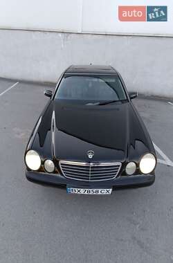 Седан Mercedes-Benz E-Class 2001 в 