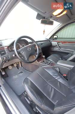 Седан Mercedes-Benz E-Class 2001 в 