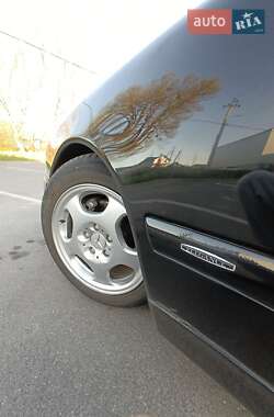 Седан Mercedes-Benz E-Class 2001 в 