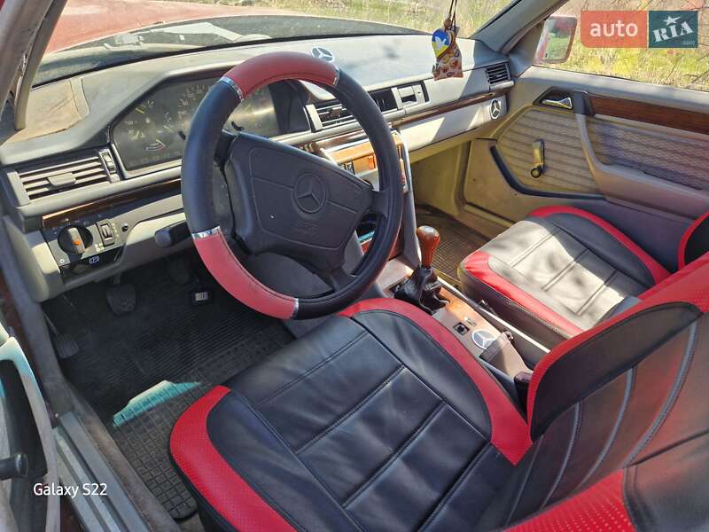 Седан Mercedes-Benz E-Class 1989 в Житомирі