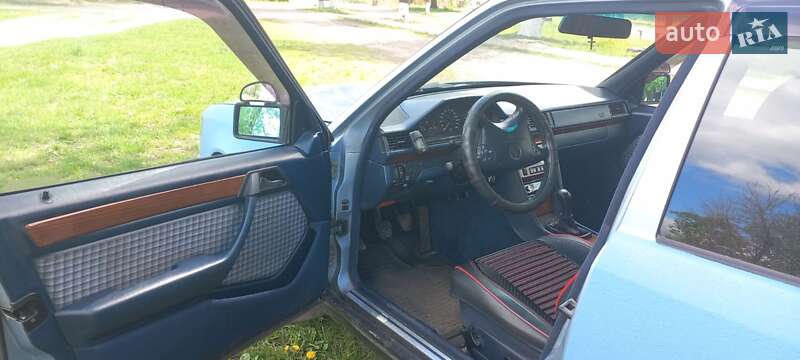 Седан Mercedes-Benz E-Class 1990 в Катюжанке