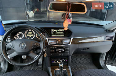 Седан Mercedes-Benz E-Class 2012 в 