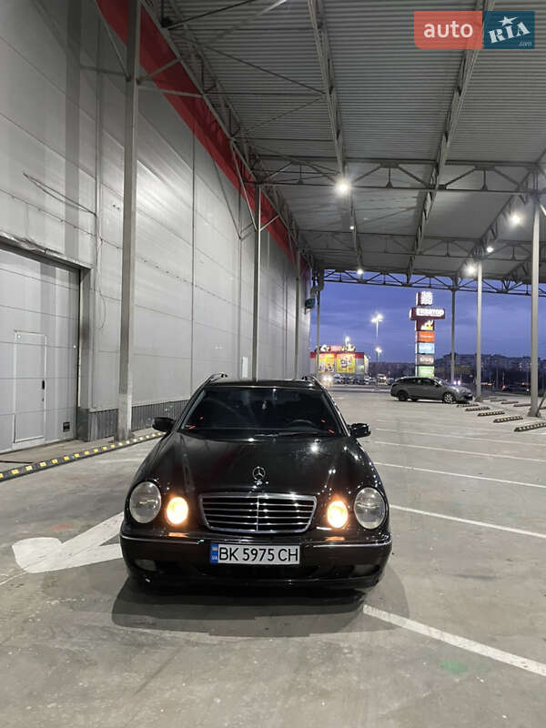 Універсал Mercedes-Benz E-Class 2001 в 