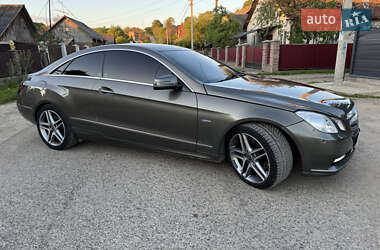 Купе Mercedes-Benz E-Class 2011 в 