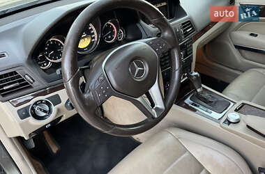 Купе Mercedes-Benz E-Class 2011 в 