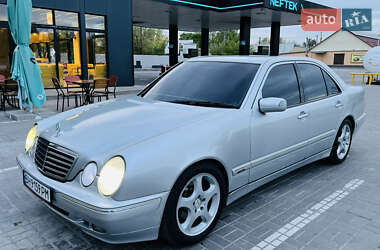 Седан Mercedes-Benz E-Class 2000 в 
