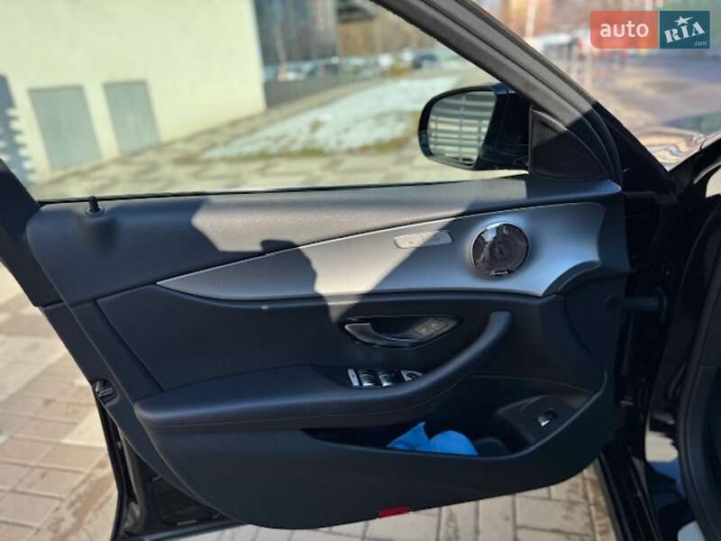 Седан Mercedes-Benz E-Class 2019 в Киеве