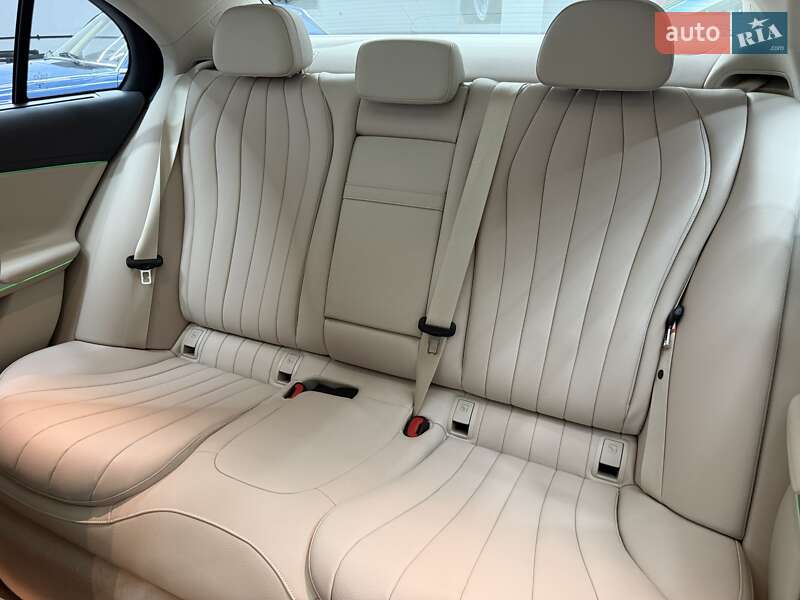 Седан Mercedes-Benz E-Class 2024 в Киеве