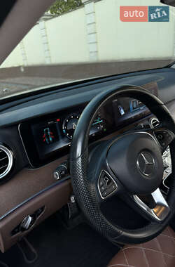 Седан Mercedes-Benz E-Class 2016 в 