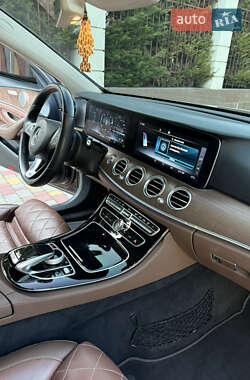 Седан Mercedes-Benz E-Class 2016 в 