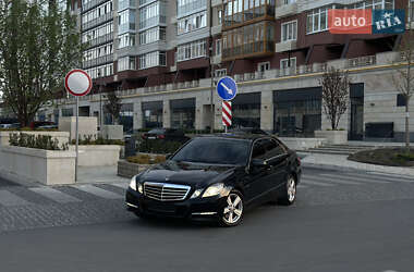 Седан Mercedes-Benz E-Class 2012 в Умані