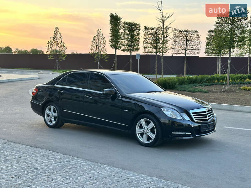 Седан Mercedes-Benz E-Class 2012 в Умані