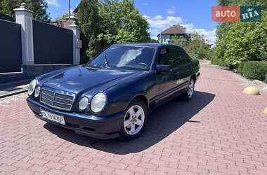 Седан Mercedes-Benz E-Class 1997 в Чернівцях