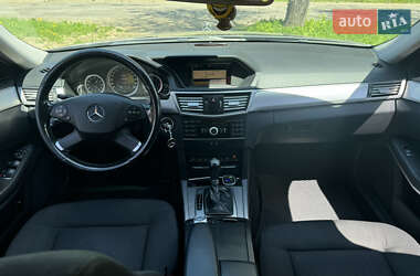 Седан Mercedes-Benz E-Class 2011 в 