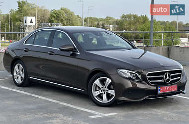 Седан Mercedes-Benz E-Class 2017 в 