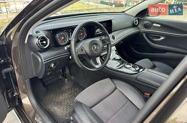 Седан Mercedes-Benz E-Class 2017 в 