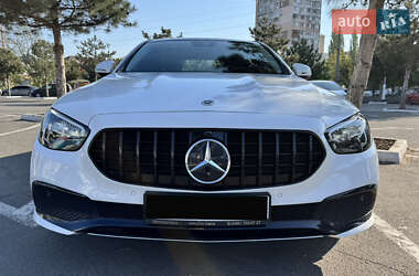 Седан Mercedes-Benz E-Class 2022 в 