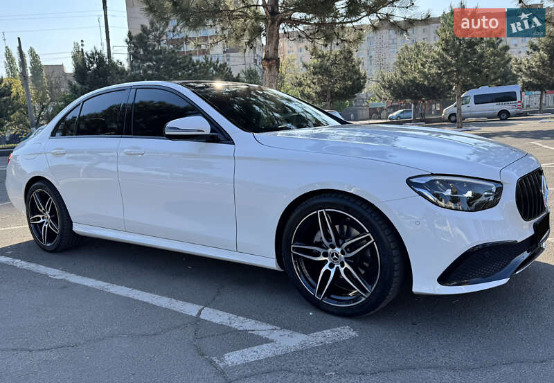 Седан Mercedes-Benz E-Class 2022 в 