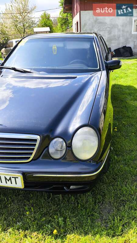 Седан Mercedes-Benz E-Class 2001 в Бориславе
