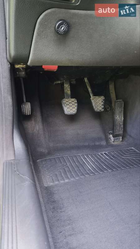 Седан Mercedes-Benz E-Class 2001 в Бориславе