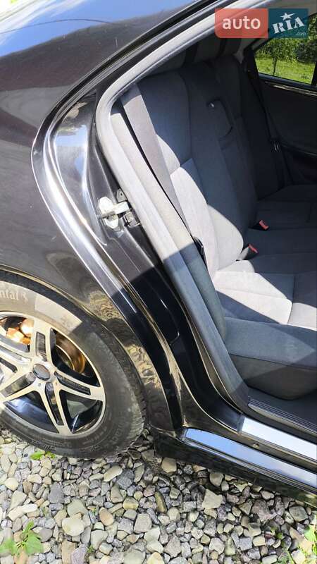 Седан Mercedes-Benz E-Class 2001 в Бориславе