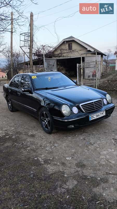 Седан Mercedes-Benz E-Class 2001 в Бориславе