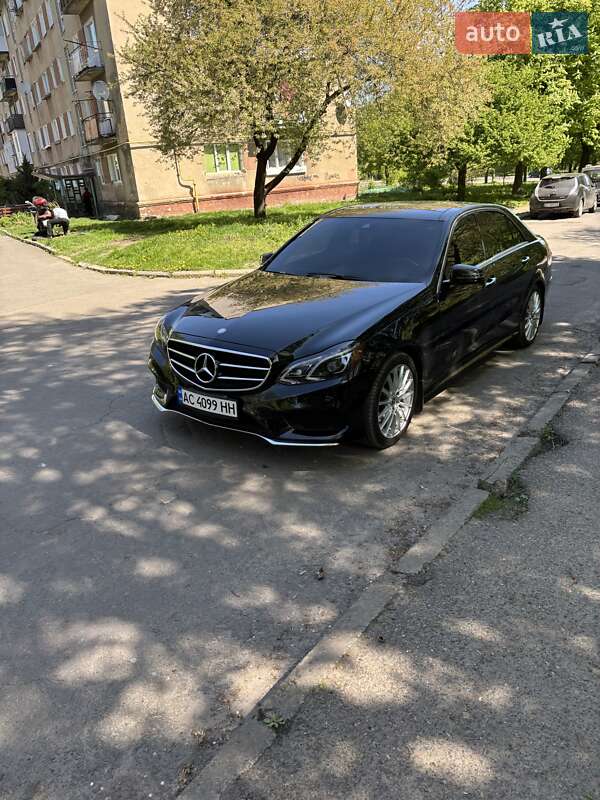 Седан Mercedes-Benz E-Class 2015 в Нововолынске