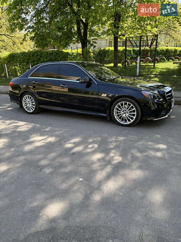 Седан Mercedes-Benz E-Class 2015 в Нововолынске