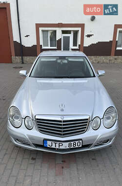 Седан Mercedes-Benz E-Class 2008 в 